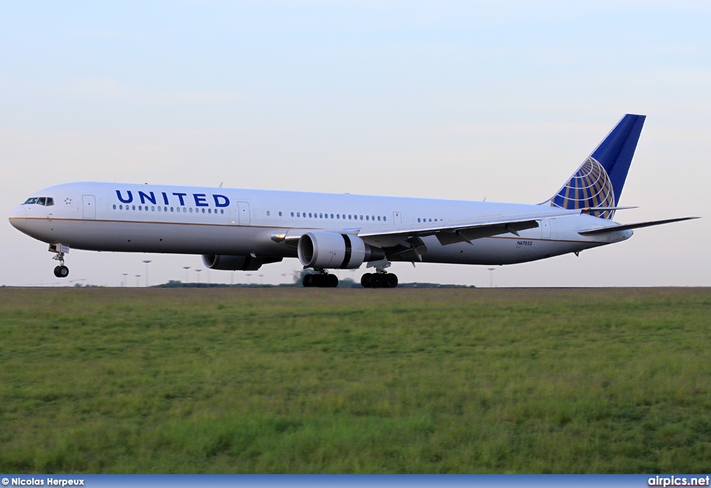 N67052, Boeing 767-400ER, United Airlines