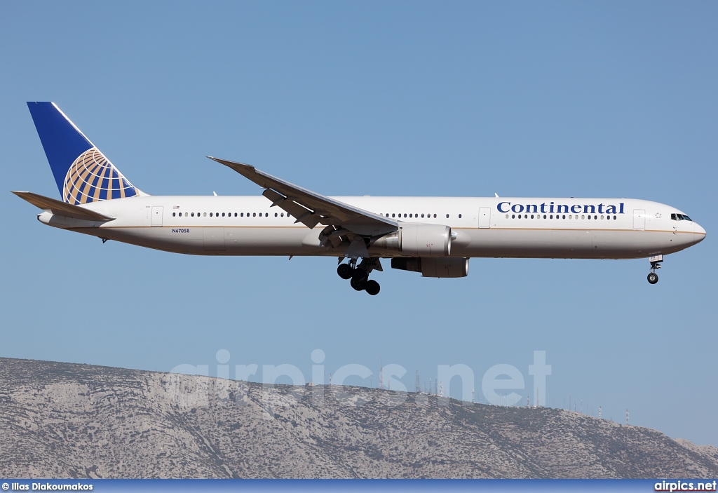 N67058, Boeing 767-400ER, Continental Airlines