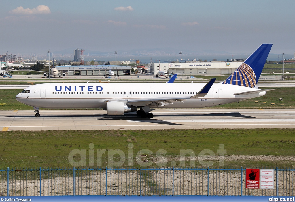 N673UA, Boeing 767-300ER, United Airlines