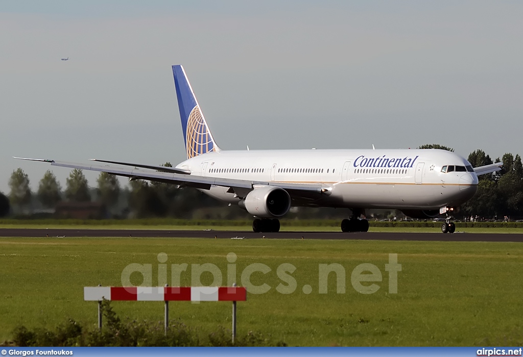 N68061, Boeing 767-400ER, Continental Airlines