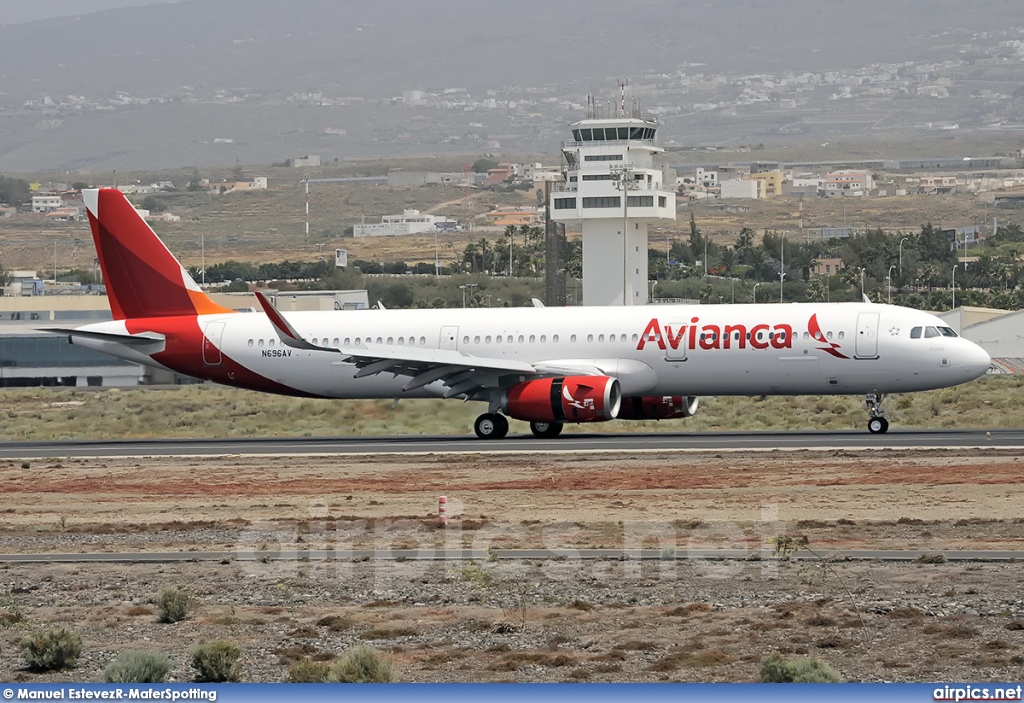 N696AV, Airbus A321-200, Avianca