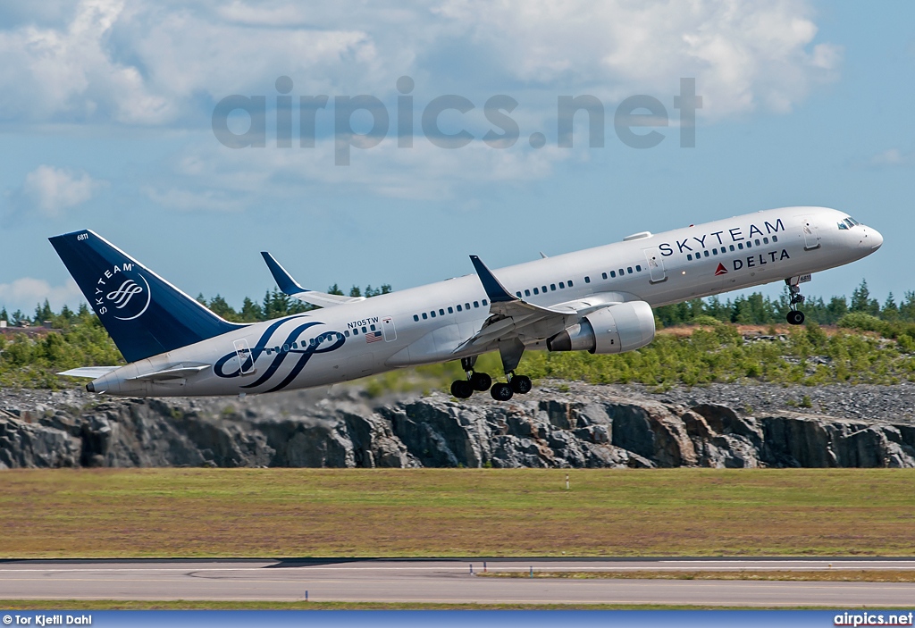 N705TW, Boeing 757-200ER, Delta Air Lines