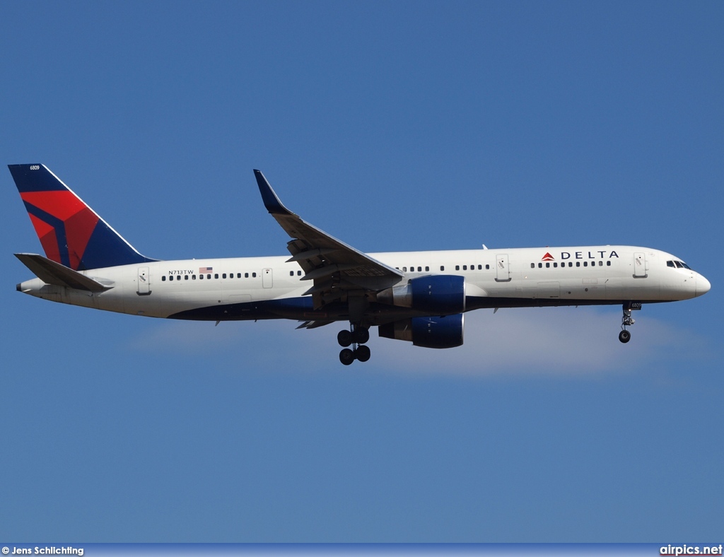 N713TW, Boeing 757-200, Delta Air Lines