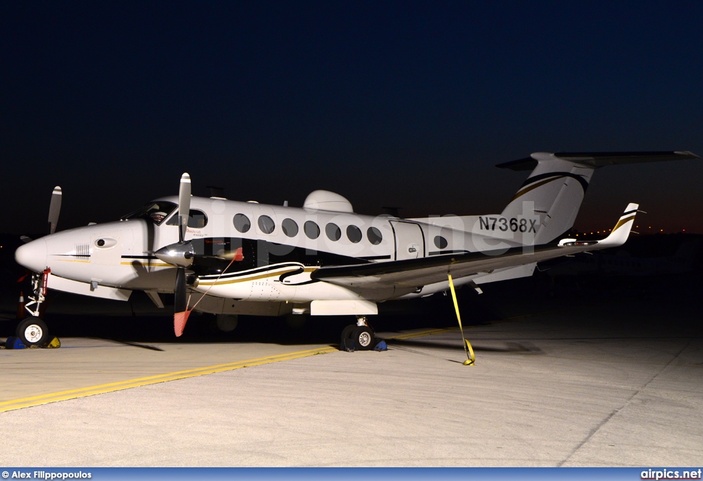 N7368X, Beechcraft 350 Super King Air, Private