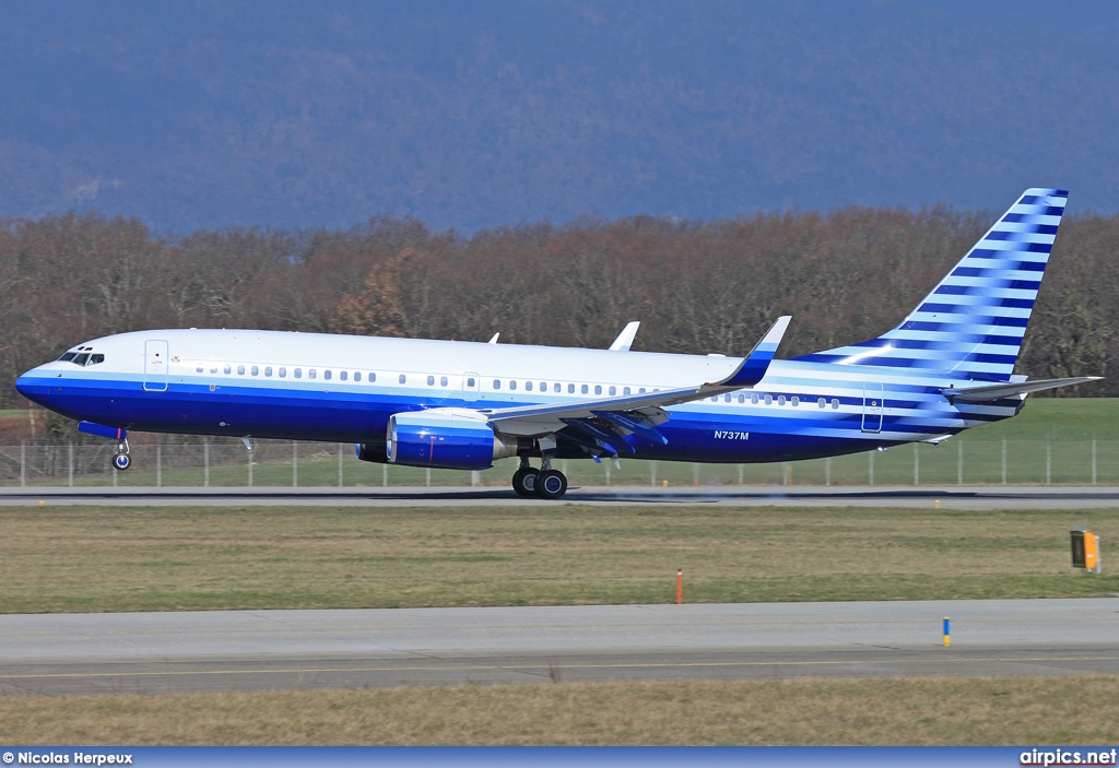 N737M, Boeing 737-800/BBJ2, Private