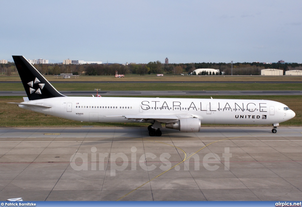 N76055, Boeing 767-400ER, United Airlines