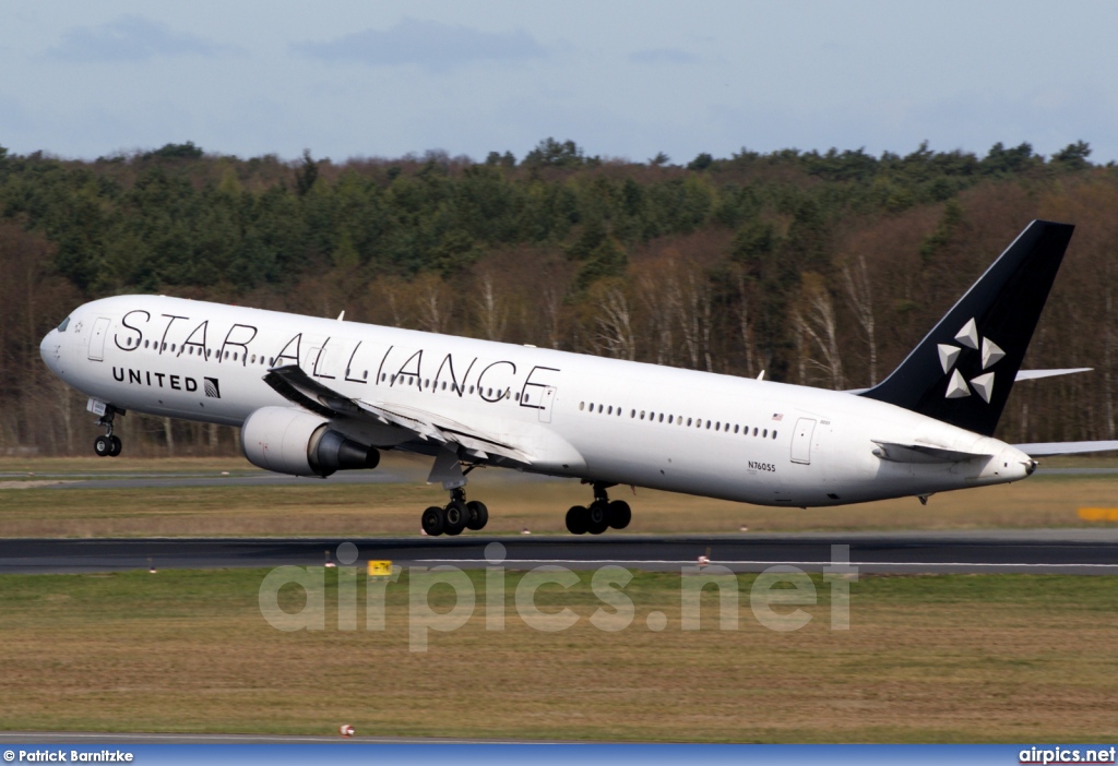 N76055, Boeing 767-400ER, United Airlines