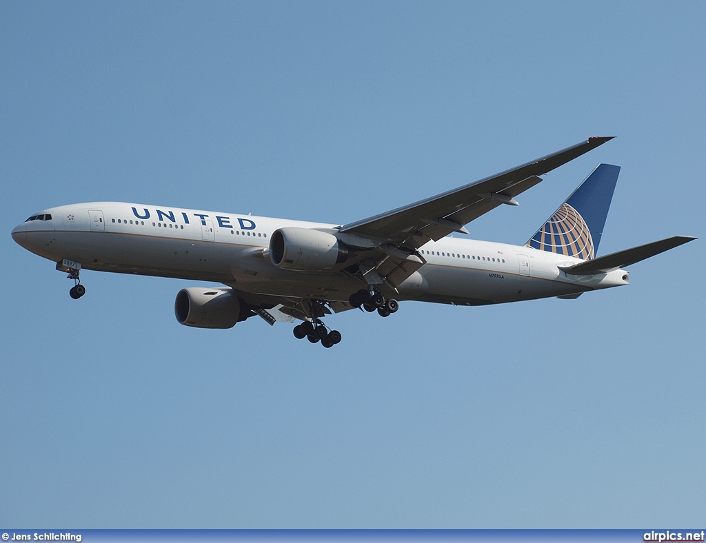 N797UA, Boeing 777-200ER, United Airlines