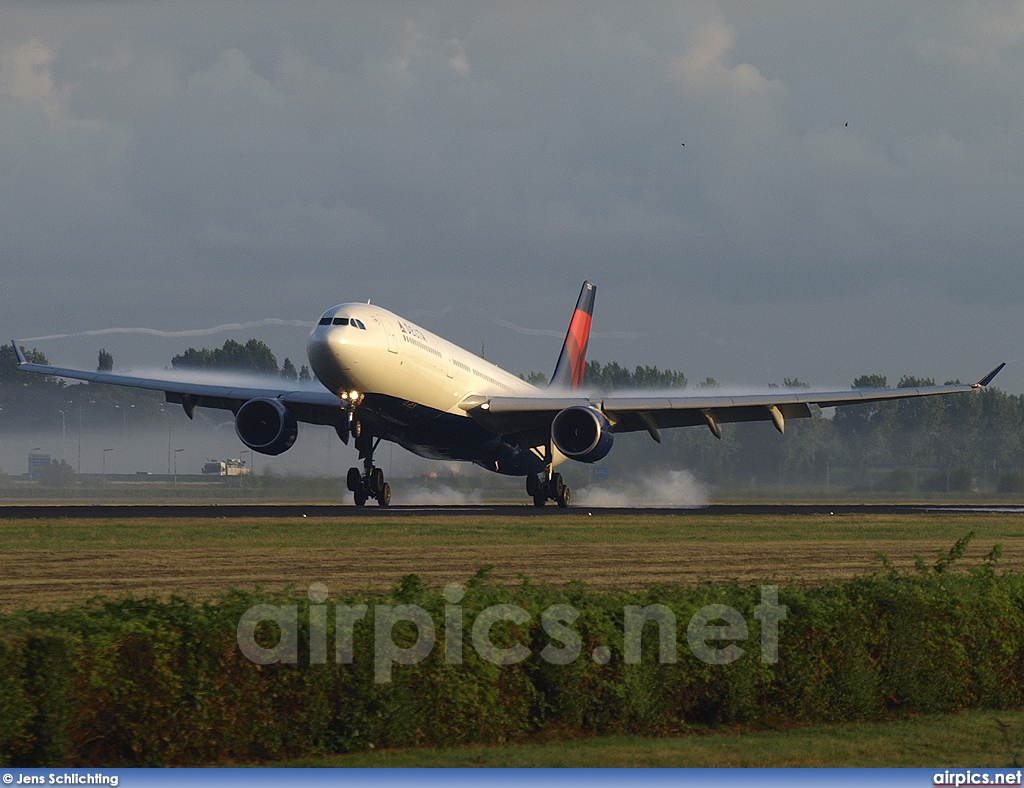 N801NW, Airbus A330-300, Delta Air Lines