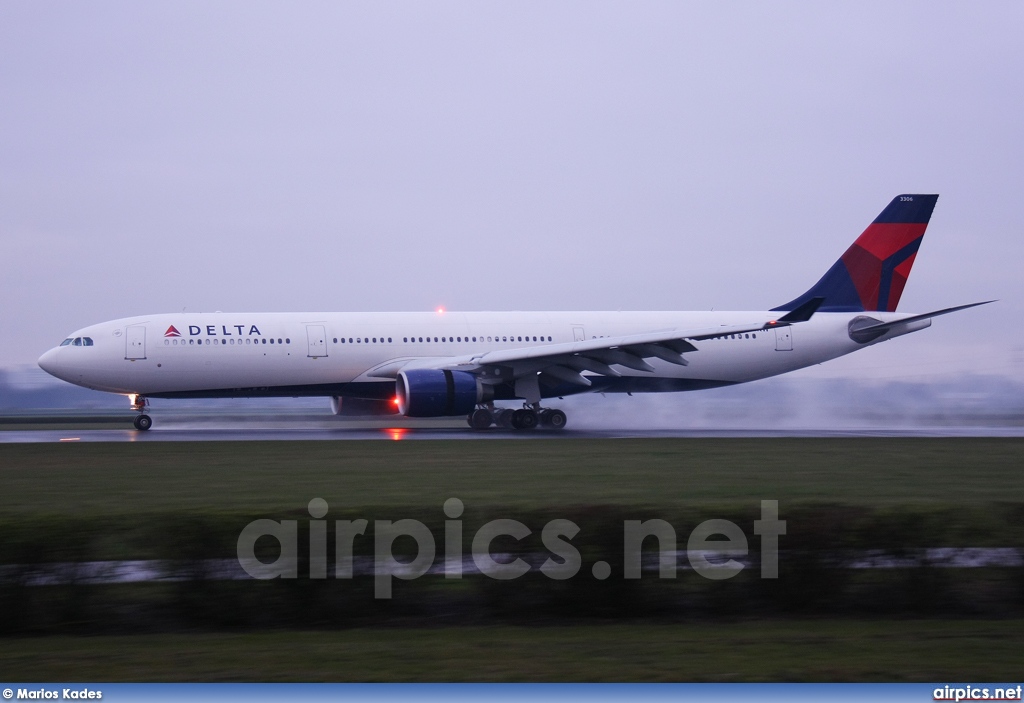 N806NW, Airbus A330-300, Delta Air Lines