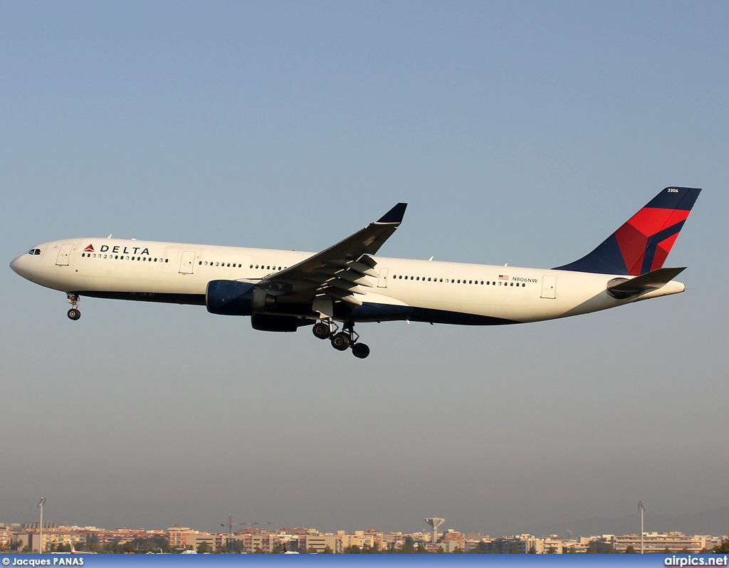 N806NW, Airbus A330-300, Delta Air Lines