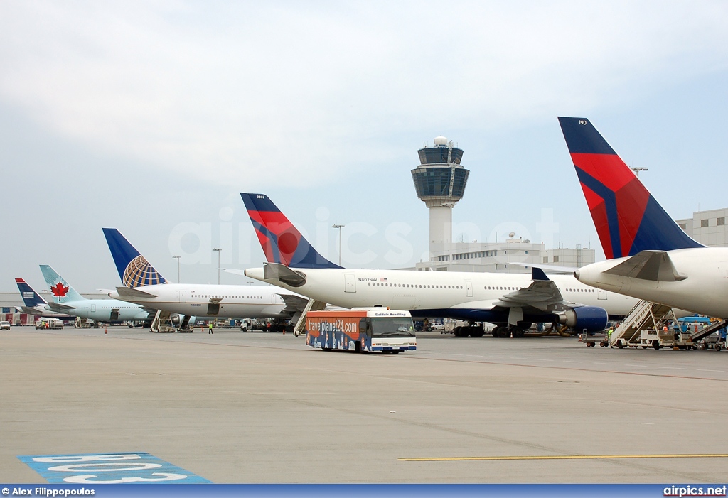 N809NW, Airbus A330-300, Delta Air Lines