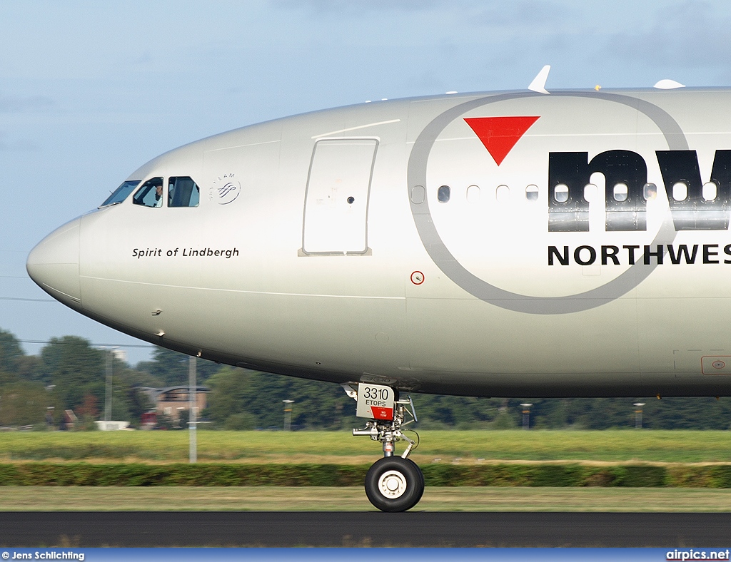 N810NW, Airbus A330-300, Northwest Airlines