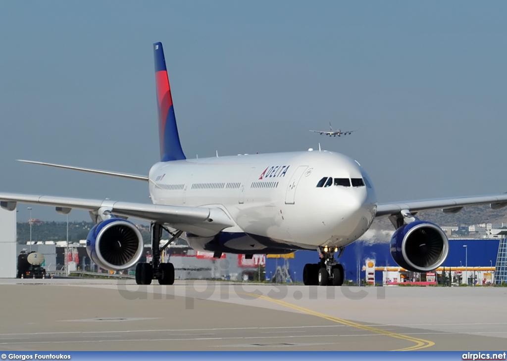 N818NW, Airbus A330-300, Delta Air Lines