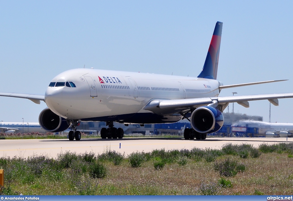 N818NW, Airbus A330-300, Delta Air Lines