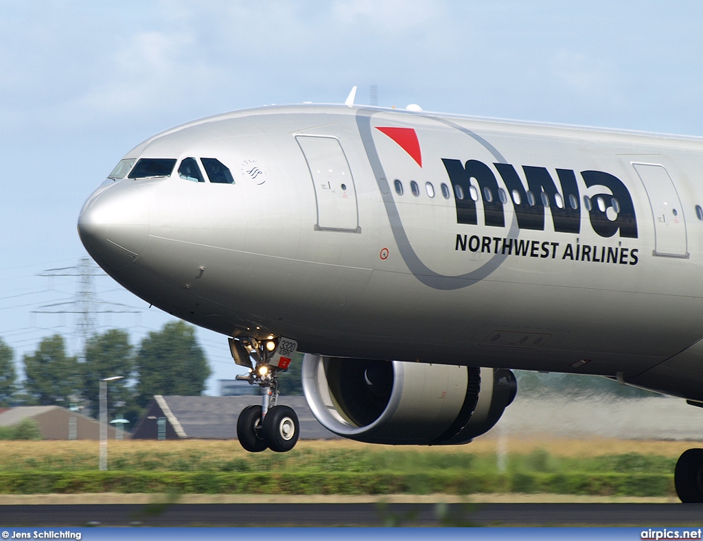 N820NW, Airbus A330-300, Northwest Airlines