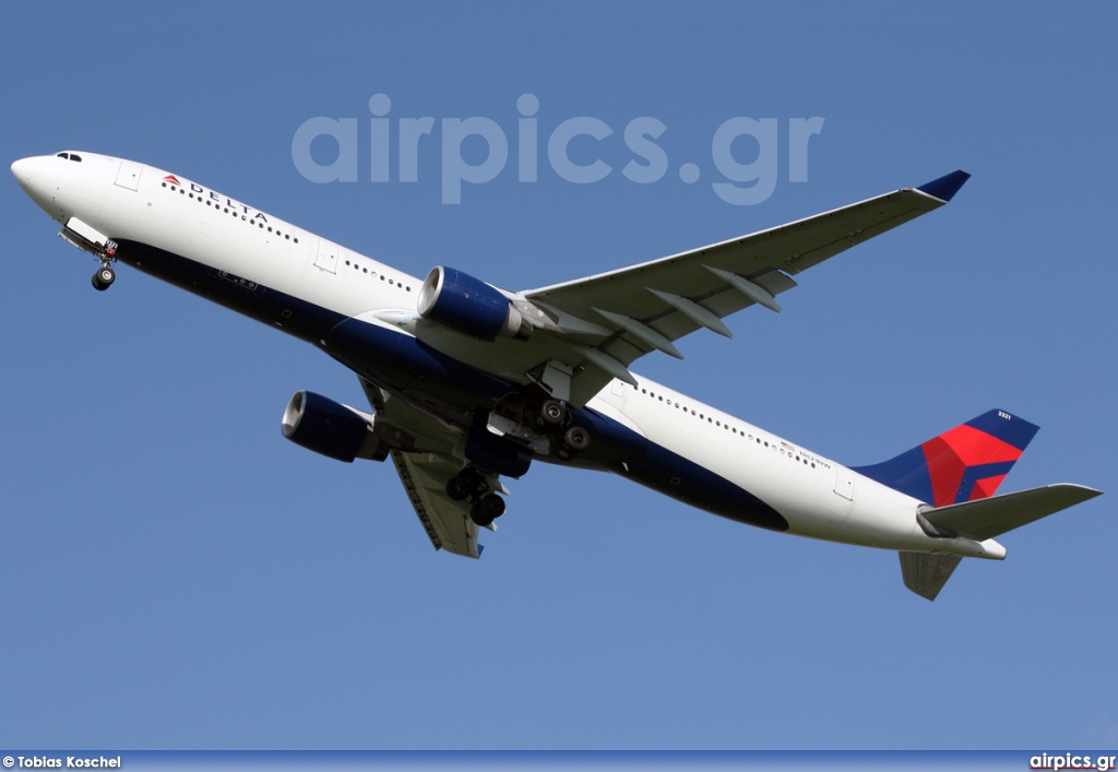 N821NW, Airbus A330-300, Delta Air Lines