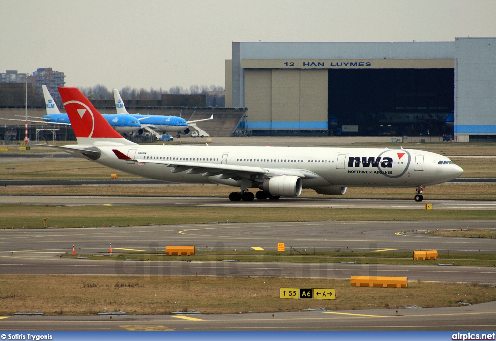 N821NW, Airbus A330-300, Northwest Airlines