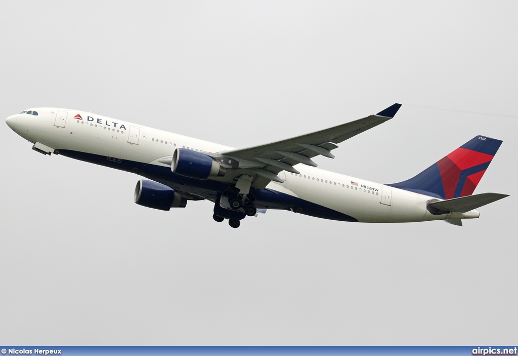 N852NW, Airbus A330-200, Delta Air Lines