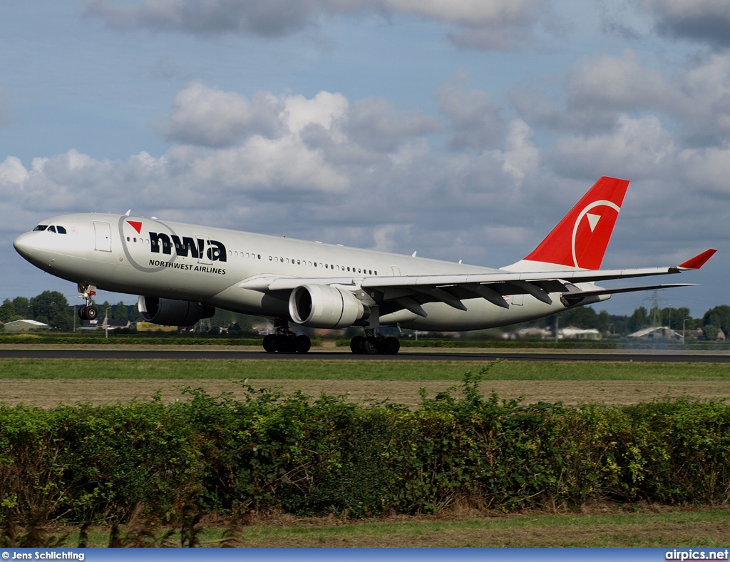 N855NW, Airbus A330-200, Northwest Airlines