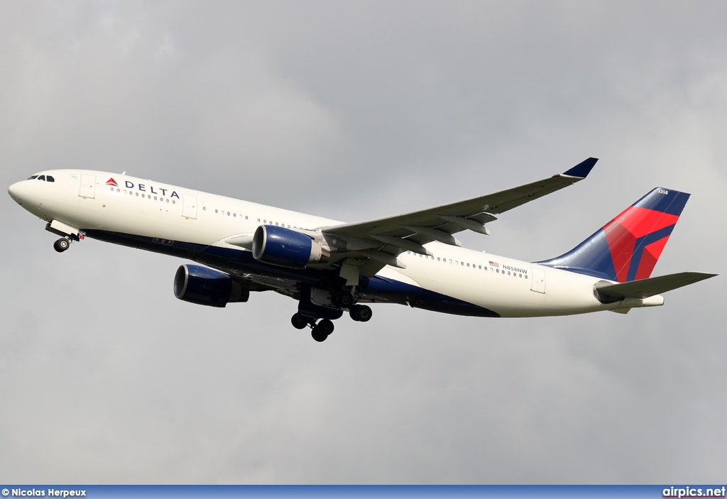 N858NW, Airbus A330-200, Delta Air Lines