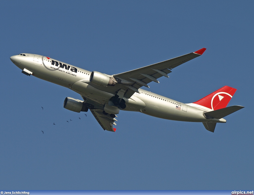 N861NW, Airbus A330-200, Northwest Airlines