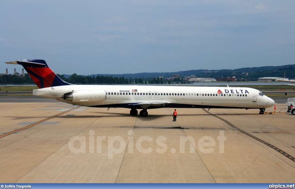 N904DE, McDonnell Douglas MD-88, Delta Air Lines