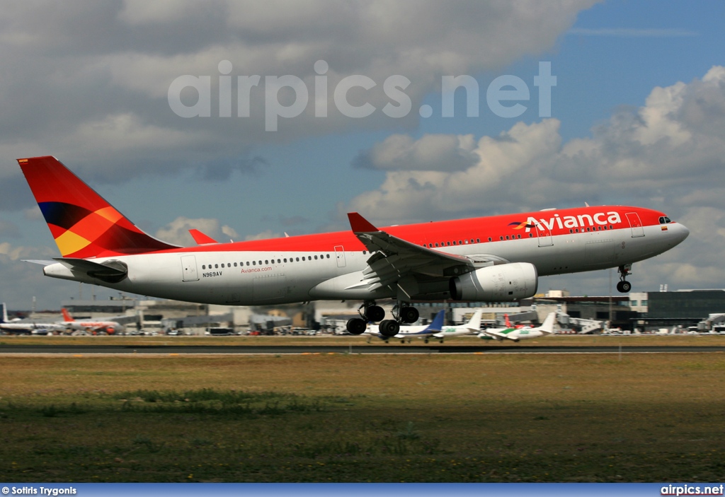 N969AV, Airbus A330-200, Avianca