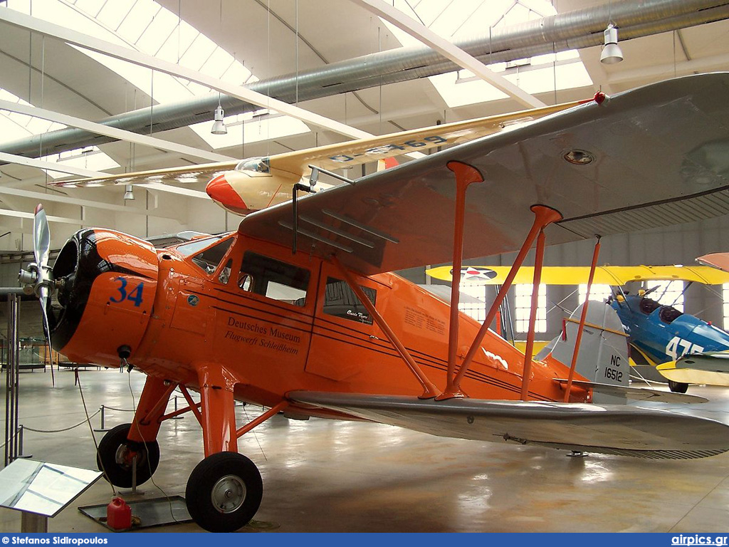 NC16512-34, Waco YKS-6, Deutsches Museum