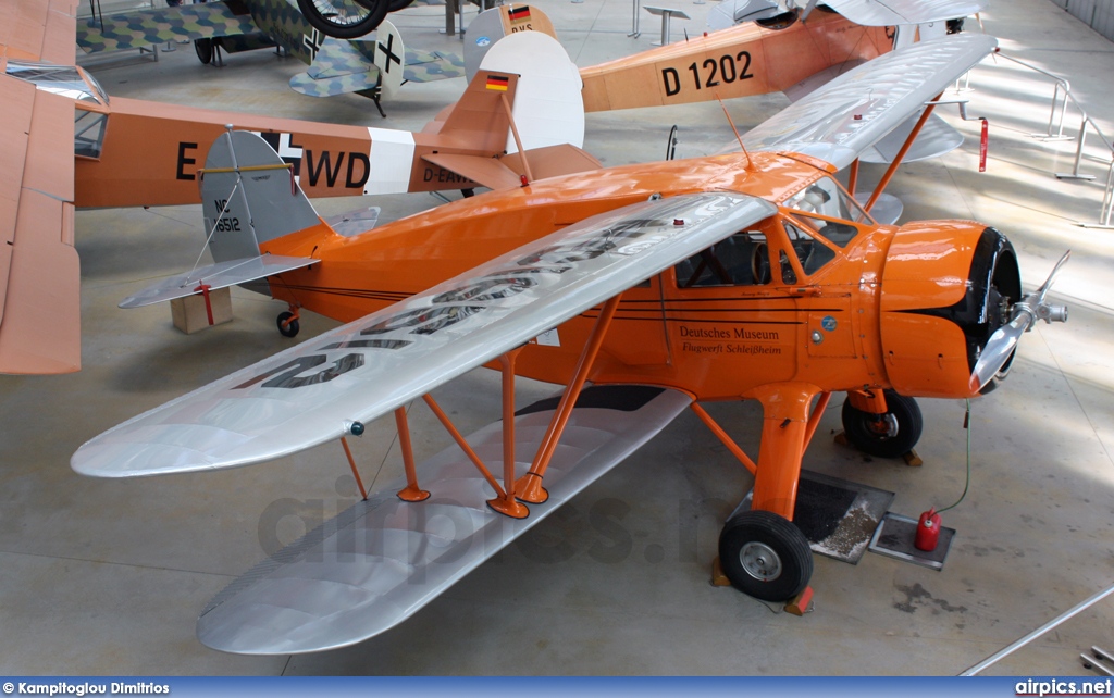 NC16512-34, Waco YKS-6, Deutsches Museum