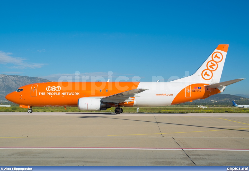 OE-IAE, Boeing 737-400SF, TNT Airways