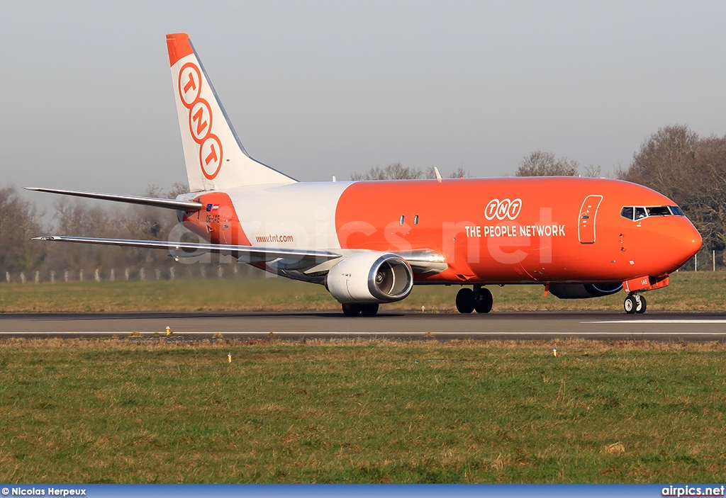 OE-IAE, Boeing 737-400SF, TNT Airways