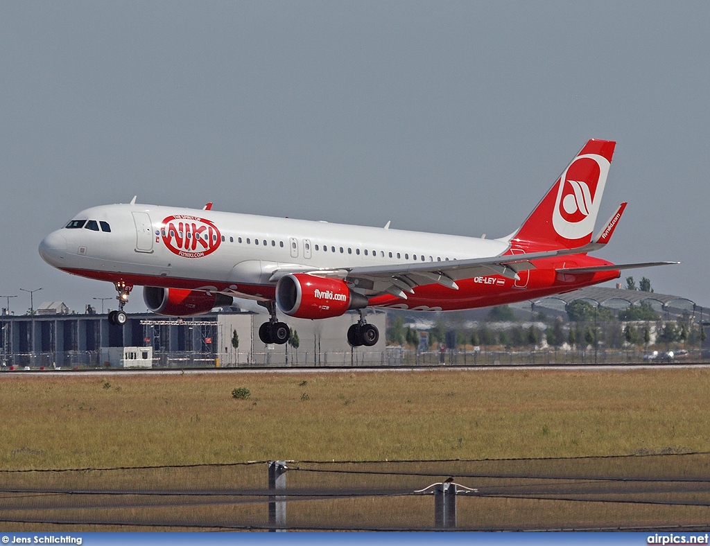 OE-LEY, Airbus A320-200, Niki