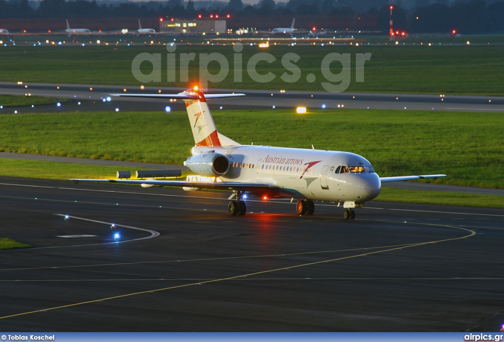 OE-LFK, Fokker 70, Austrian Arrows (Tyrolean Airways)