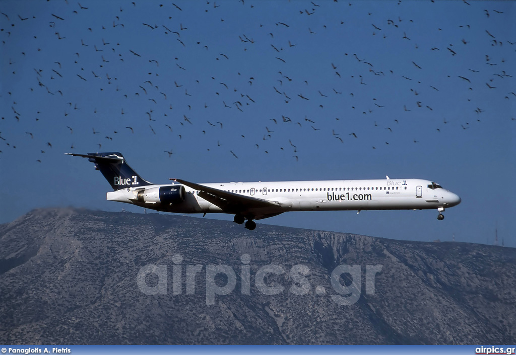 OH-BLC, McDonnell Douglas MD-90-30, Blue1