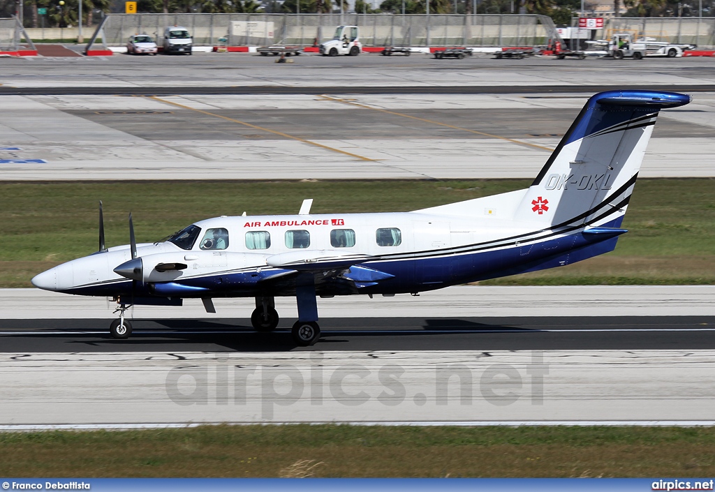 OK-OKL, Piper PA-42-720 Cheyenne IIIA, Private