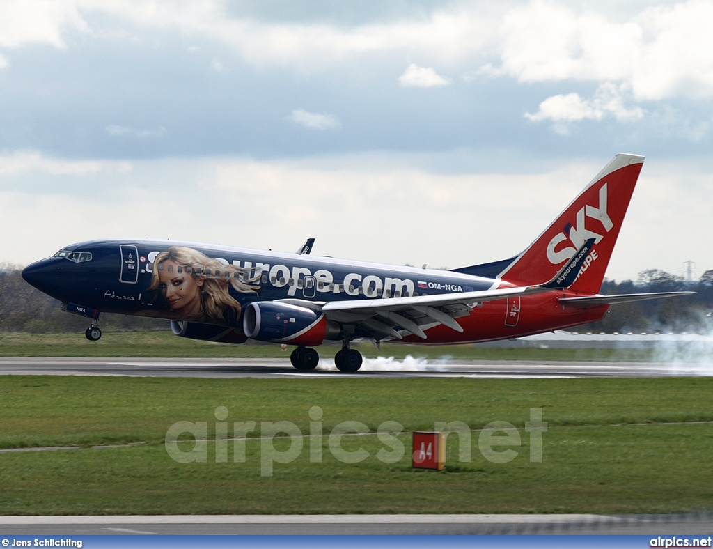 OM-NGA, Boeing 737-700, SkyEurope