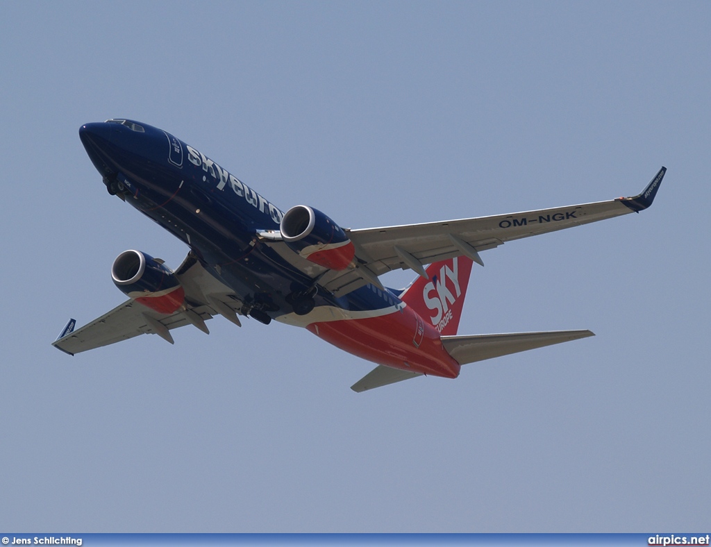 OM-NGK, Boeing 737-700, SkyEurope