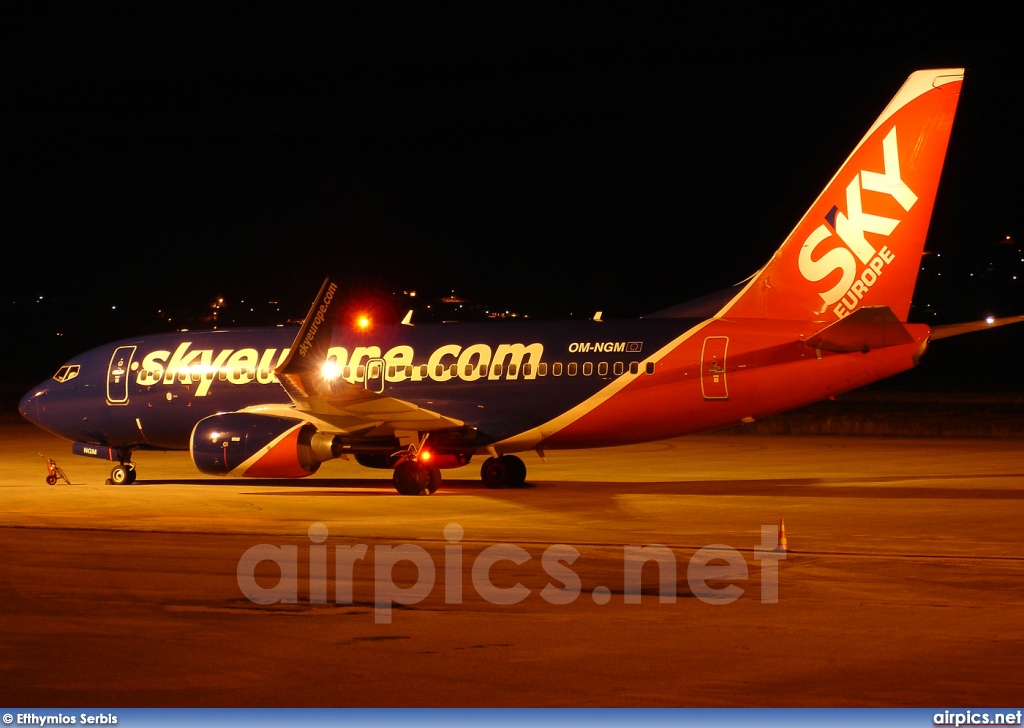 OM-NGM, Boeing 737-700, SkyEurope