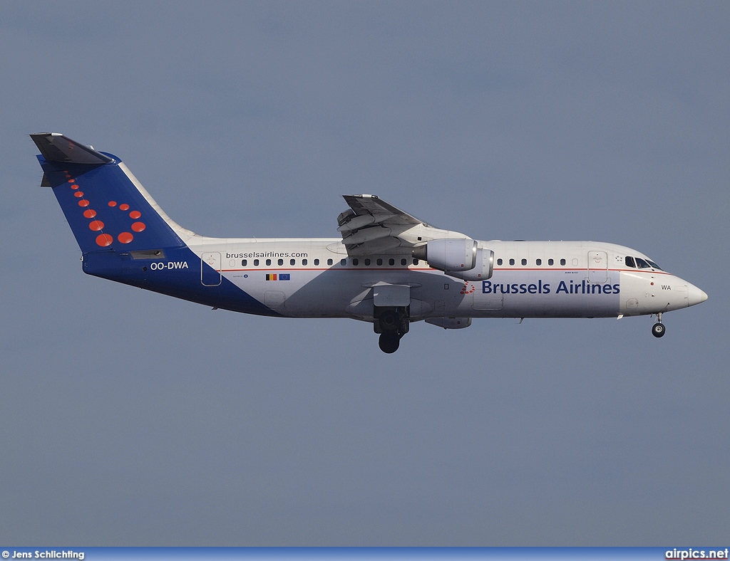 OO-DWA, British Aerospace Avro RJ100, SN Brussels Airline