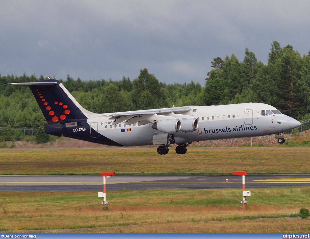 OO-DWF, British Aerospace Avro RJ100, Brussels Airlines