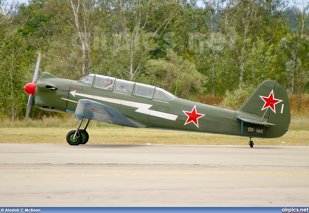 OO-IAK, Yakovlev Yak-18T, Private