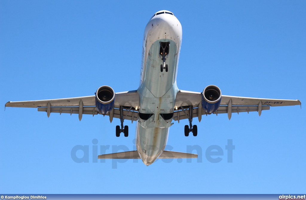 OY-VKA, Airbus A321-200, Thomas Cook Airlines Scandinavia