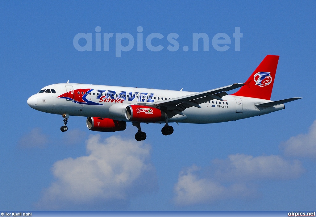 PH-AAX, Airbus A320-200, Travel Service (Czech Republic)