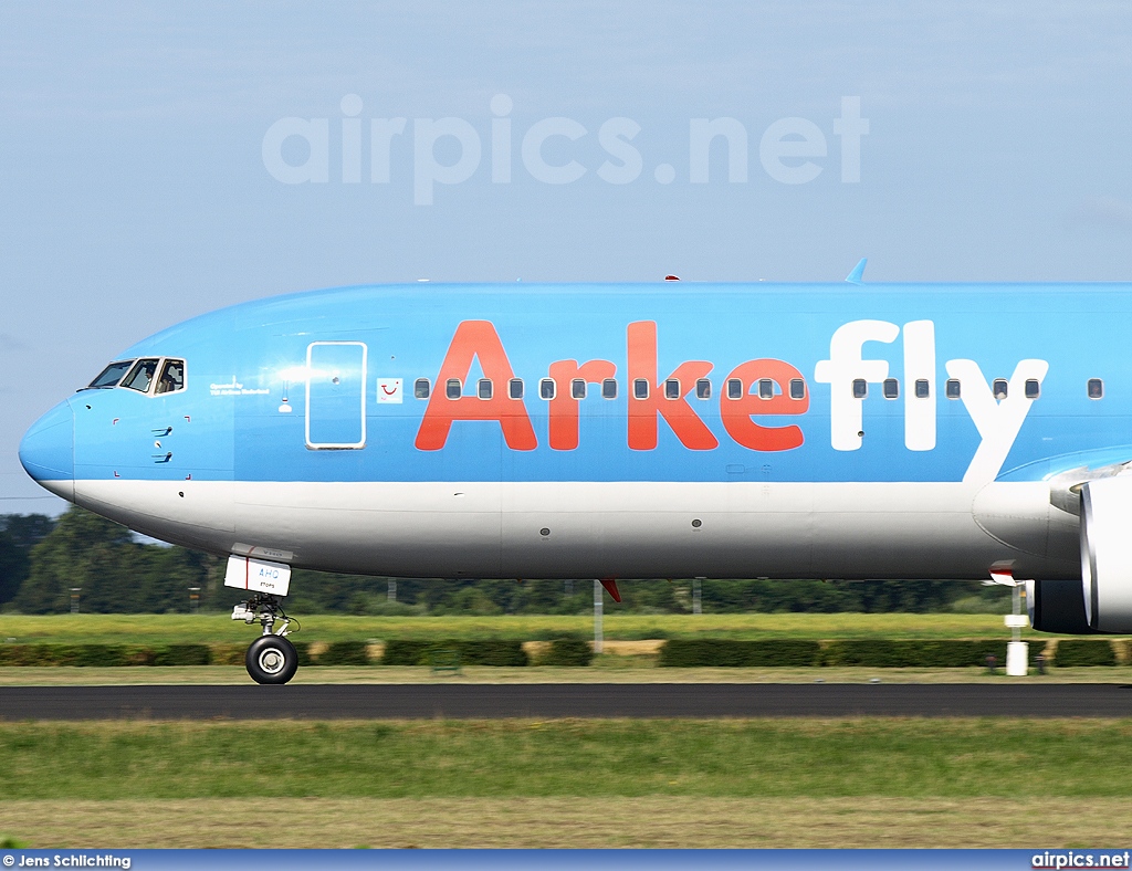 PH-AHQ, Boeing 767-300ER, Arkefly