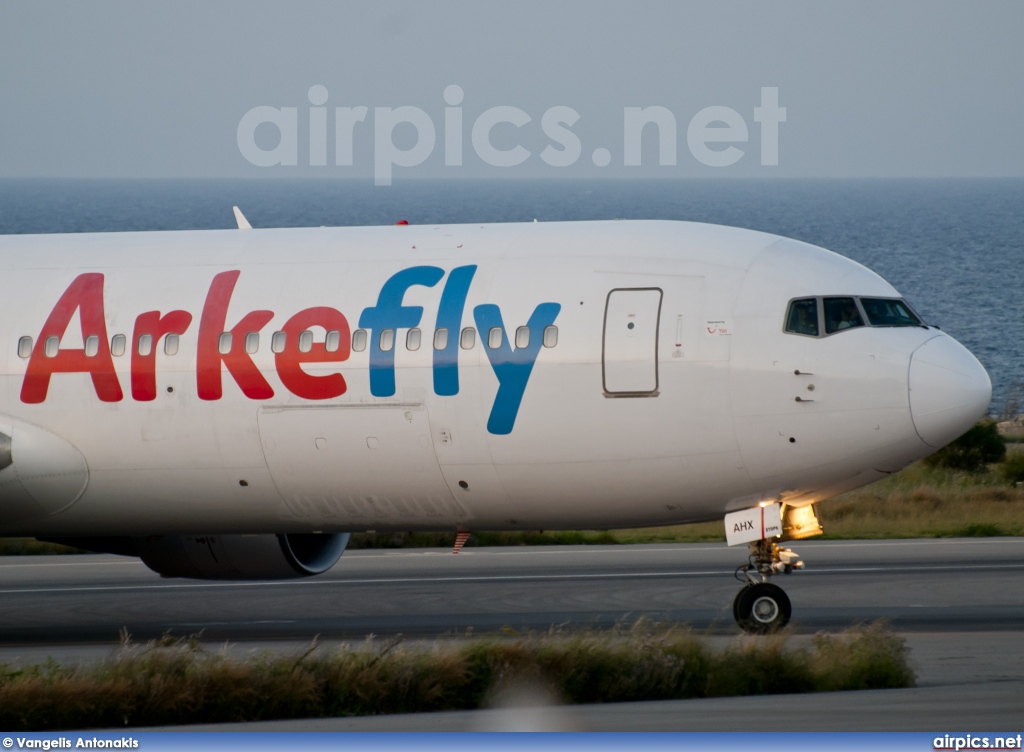 PH-AHX, Boeing 767-300ER, Arkefly