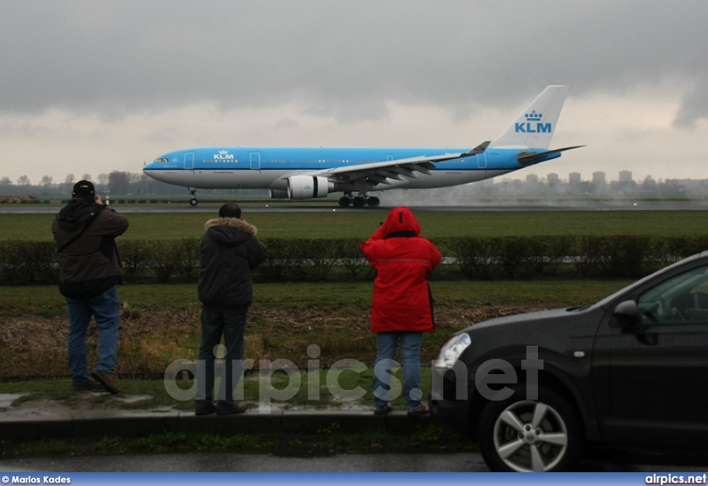 PH-AOB, Airbus A330-200, KLM Royal Dutch Airlines