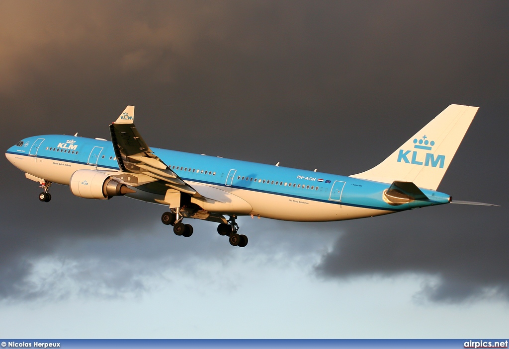 PH-AOH, Airbus A330-200, KLM Royal Dutch Airlines