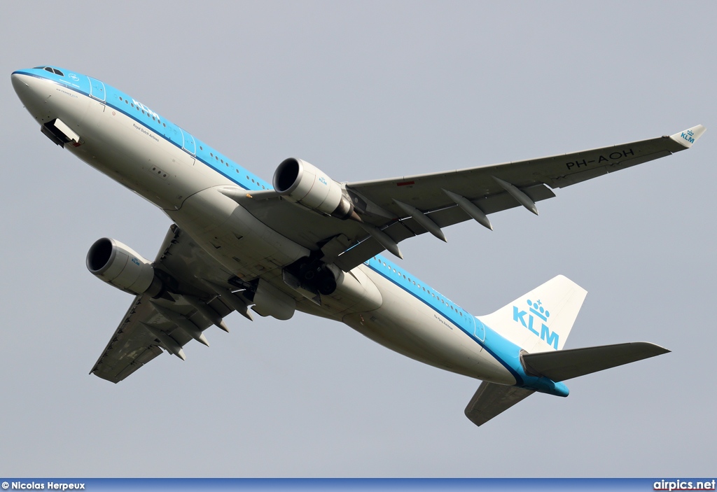 PH-AOH, Airbus A330-200, KLM Royal Dutch Airlines