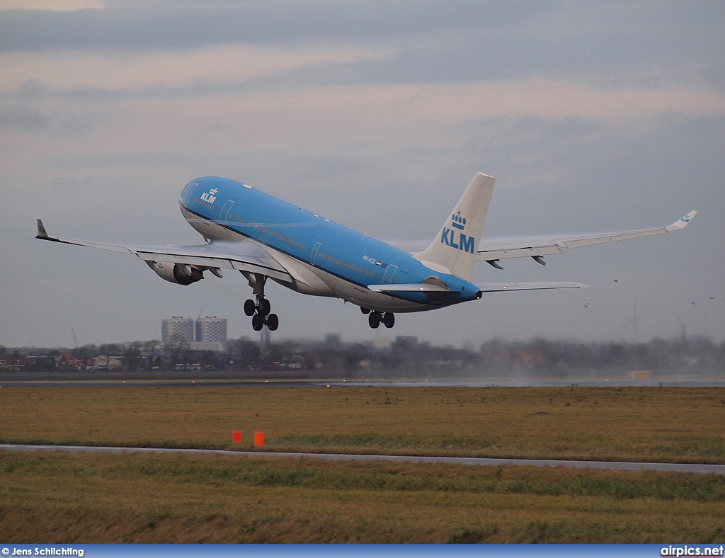 PH-AOL, Airbus A330-200, KLM Royal Dutch Airlines